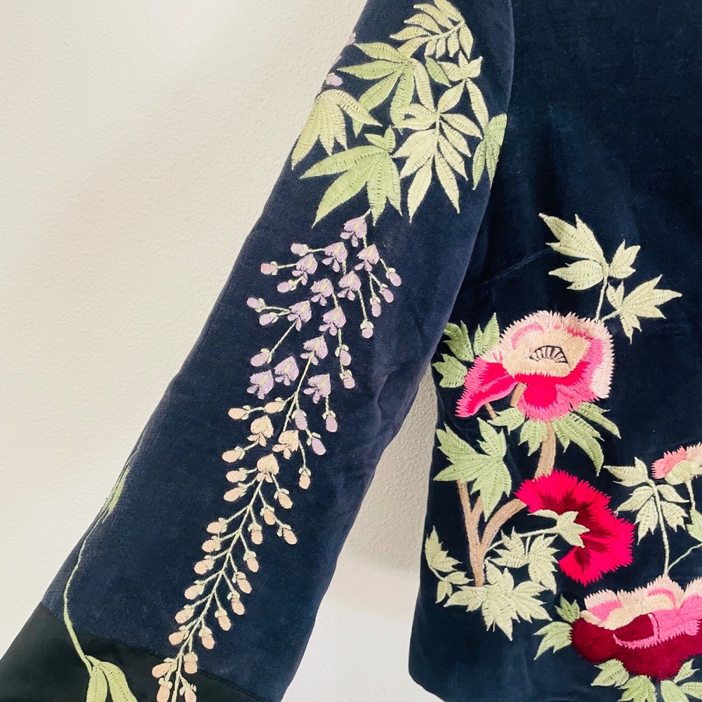 FEI Anthropologie Navy Velvet Embroidered Floral Jacket Mandarin Collar Womens 2 - Picture 4 of 14